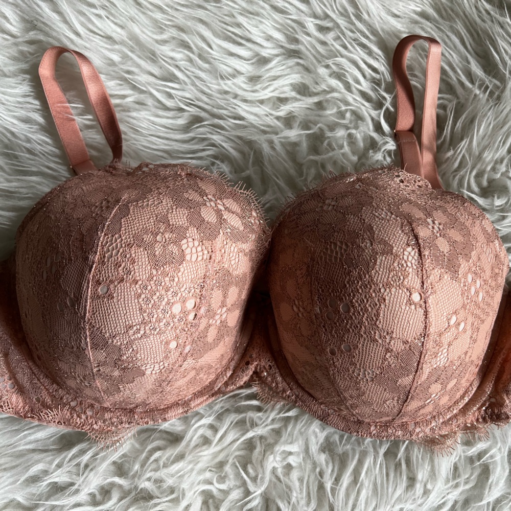 VS DREAM ANGELS shimmery rose gold lined demi, size 38DD (38E).